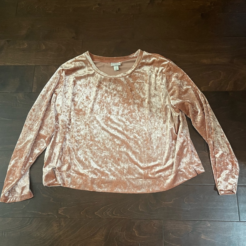 Ava & Viv pink velvet cropped shirt.